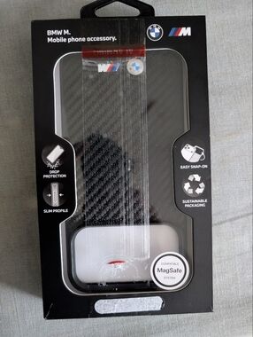 NWT iPhone 17 Pro Max BMW M Black Carbon-Style Case